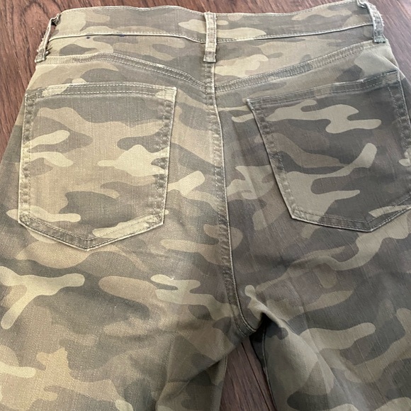 Gap denim camo true skinny pants 28T - Picture 3 of 5
